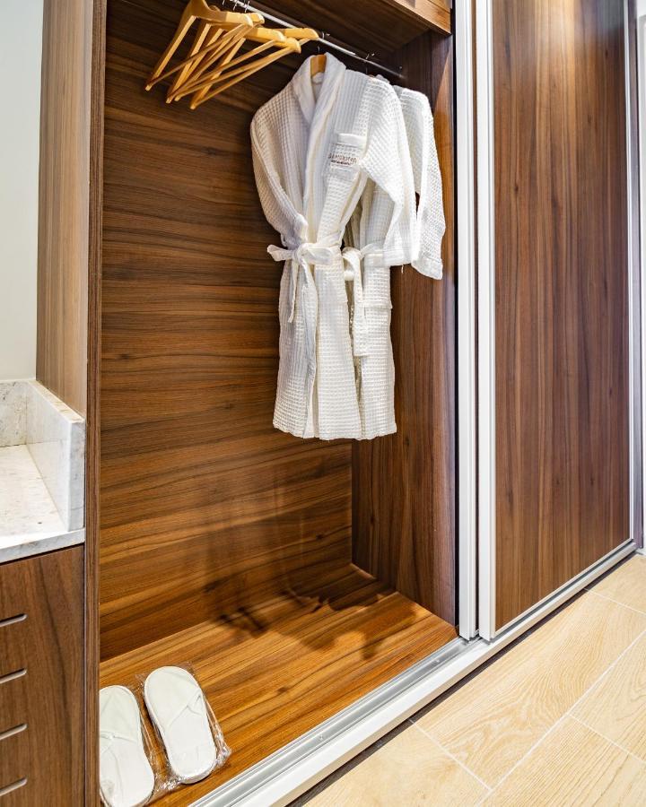 Leonardo Boutique Hotel Larnaca Bagian luar foto