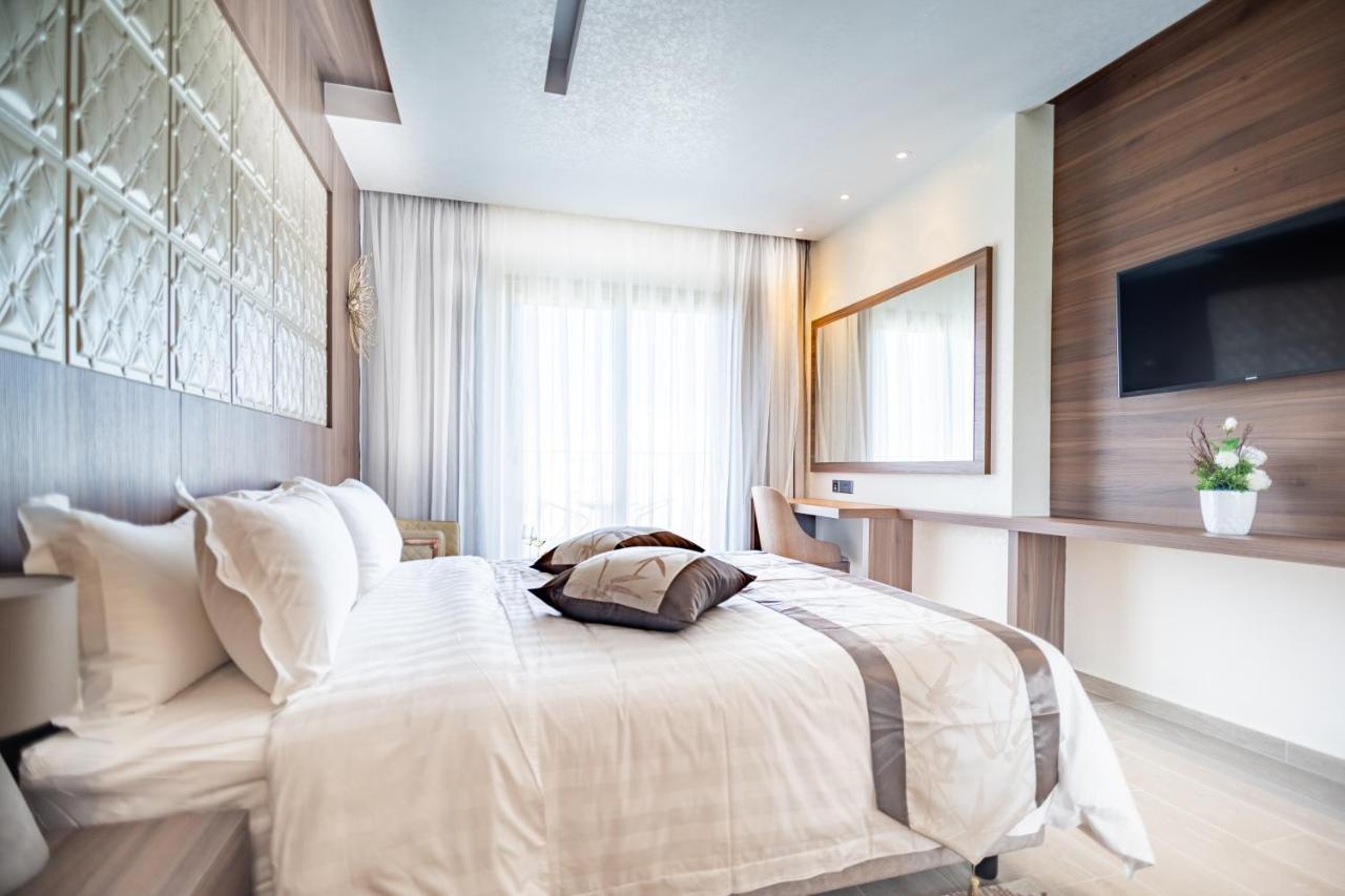 Leonardo Boutique Hotel Larnaca Bagian luar foto