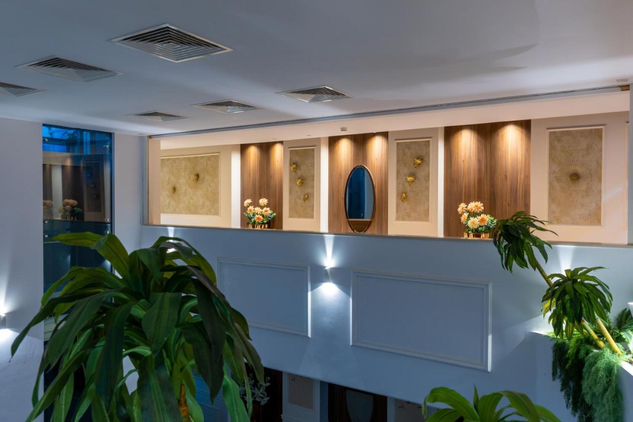 Leonardo Boutique Hotel Larnaca Bagian luar foto