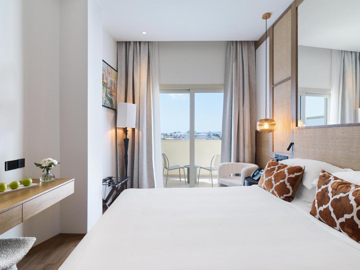 Leonardo Boutique Hotel Larnaca Ruang foto